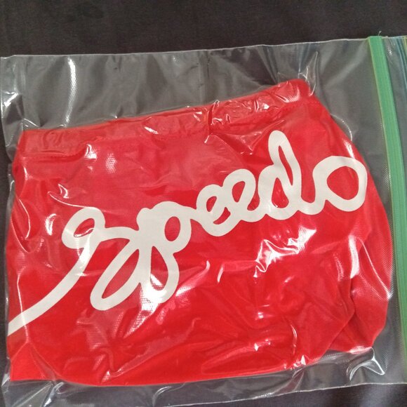 NWOT RARE RED SPEEDO WITH REAR SCRIPT LOGO SWIM BRIEF, SIZE 32" - Picture 7 of 7